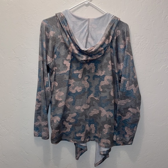 •JACLYN INTIMATES•GRAY/PINK/BLUE CAMOUFLAGE WATERFALL FRONT CARDIGAN SIZE LARGE - Picture 2 of 5